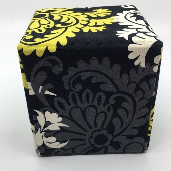 Vera Bradley Baroque fabric ornament storage or trinket box - Picture 4 of 11